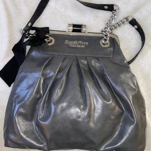 large and spacious purse